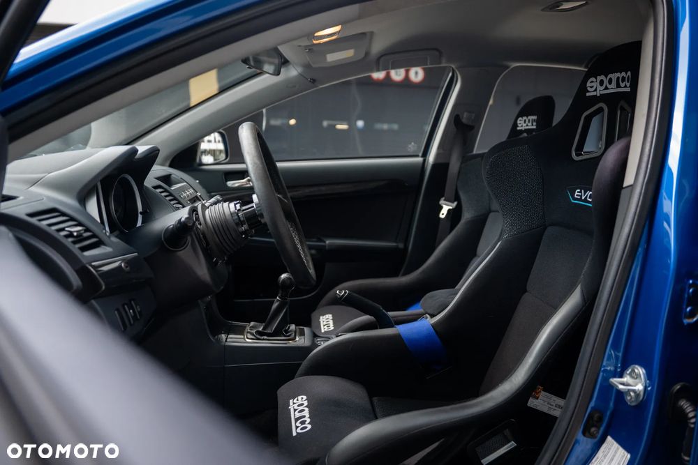 Mitsubishi Lancer Evolution GSR - 21
