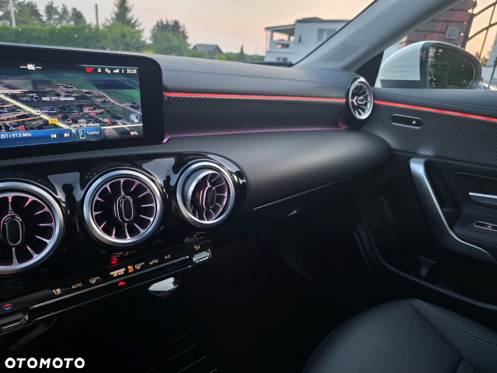 Mercedes-Benz CLA 180 d Progressive 8G-DCT - 25