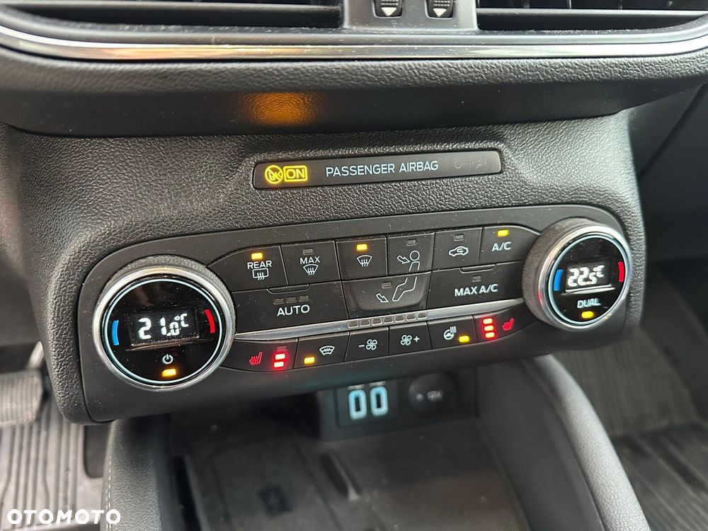 Ford Focus 1.5 EcoBoost Titanium X - 16