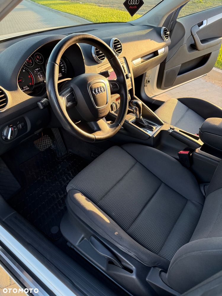 Audi A3 Sportback 1.6 TDI DPF S tronic Ambition - 11