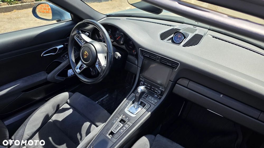 Porsche 911 Targa 4 GTS PDK - 14