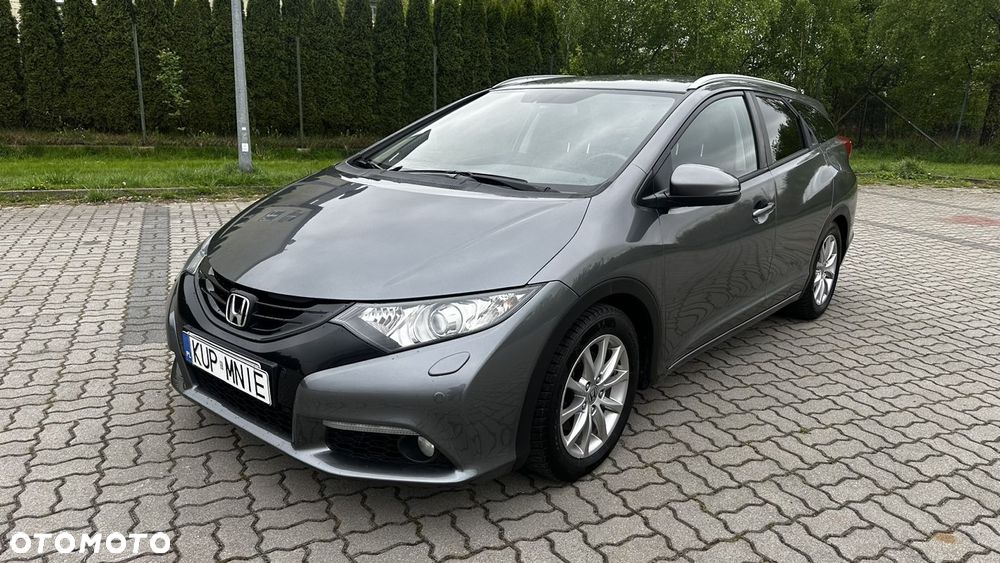 Honda Civic 1.6 i-DTEC Executive Black Edition - 1