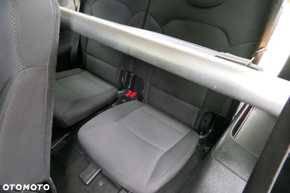 Kia Carens 1.6 GDI L 7os - 19