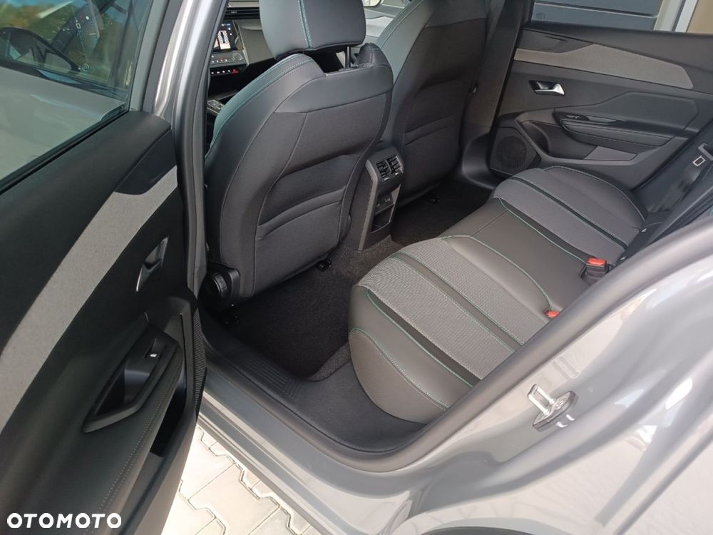 Peugeot 408 - 13