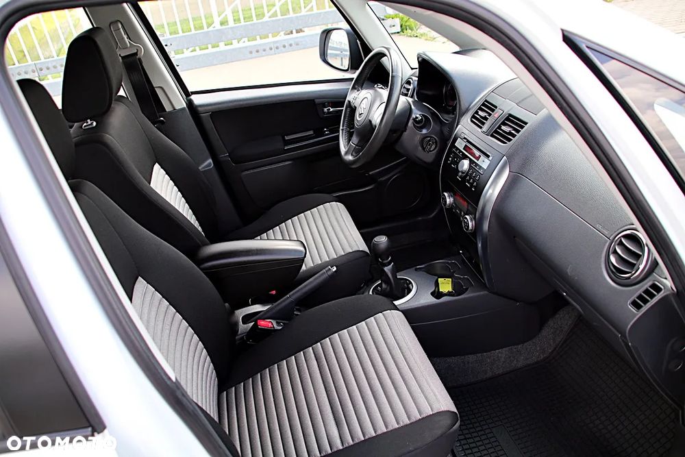 Suzuki SX4 1.6 VVT 4x2 City - 24