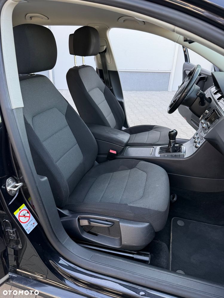 Volkswagen Passat 2.0 TDI Highline - 26