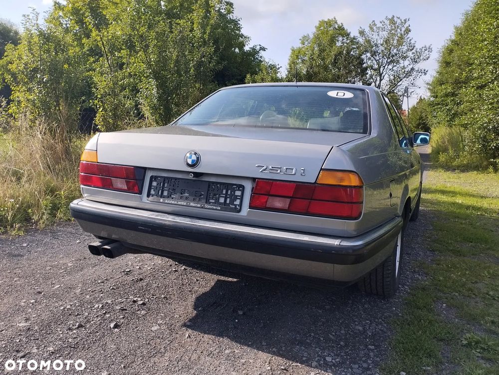 BMW Seria 7 750i - 11
