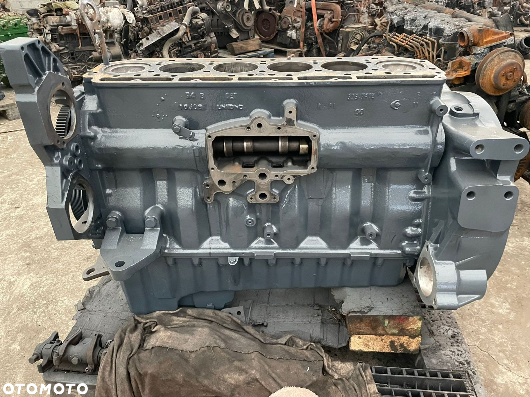 Cat Caterpillar C9 - słupek silnika - 2