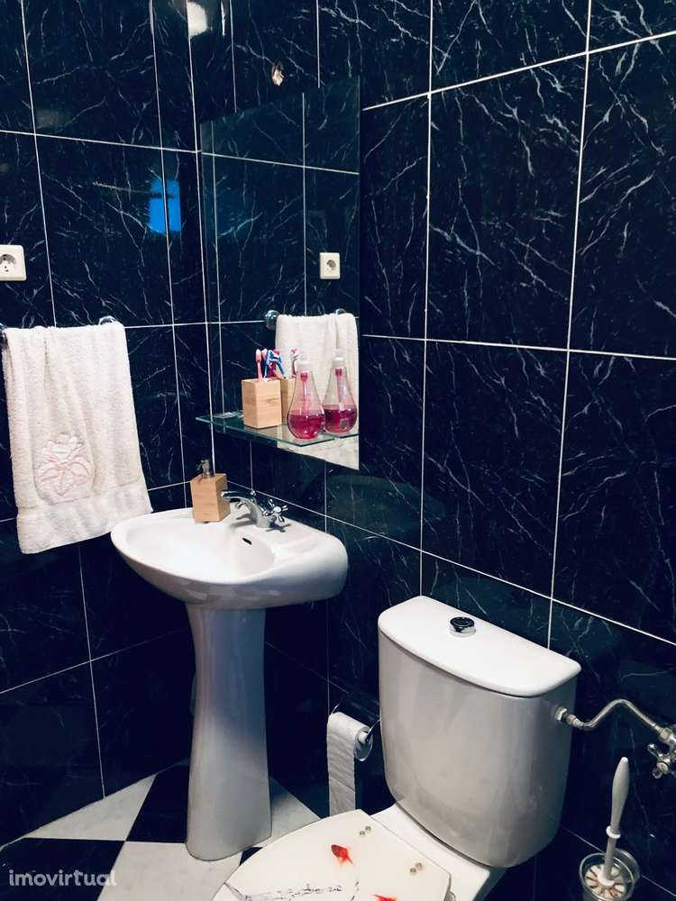 Moradia T4 com piscina, terraço e ar condicionado - Grande imagem: 5/12