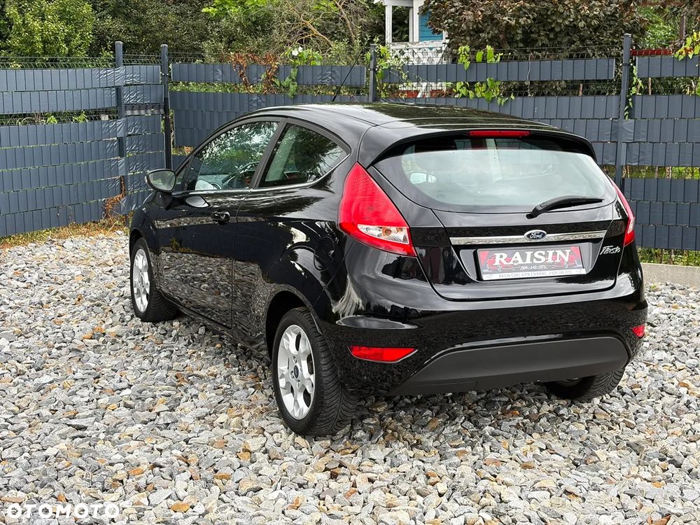 Ford Fiesta 1.25 Titanium X - 23