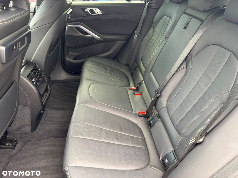 BMW X6 xDrive30d mHEV - 14