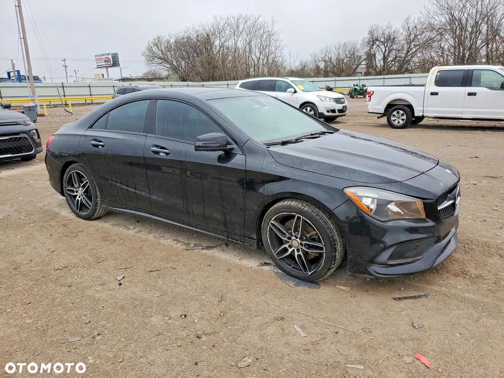 Mercedes-Benz CLA 250 4Matic 7G-DCT - 2
