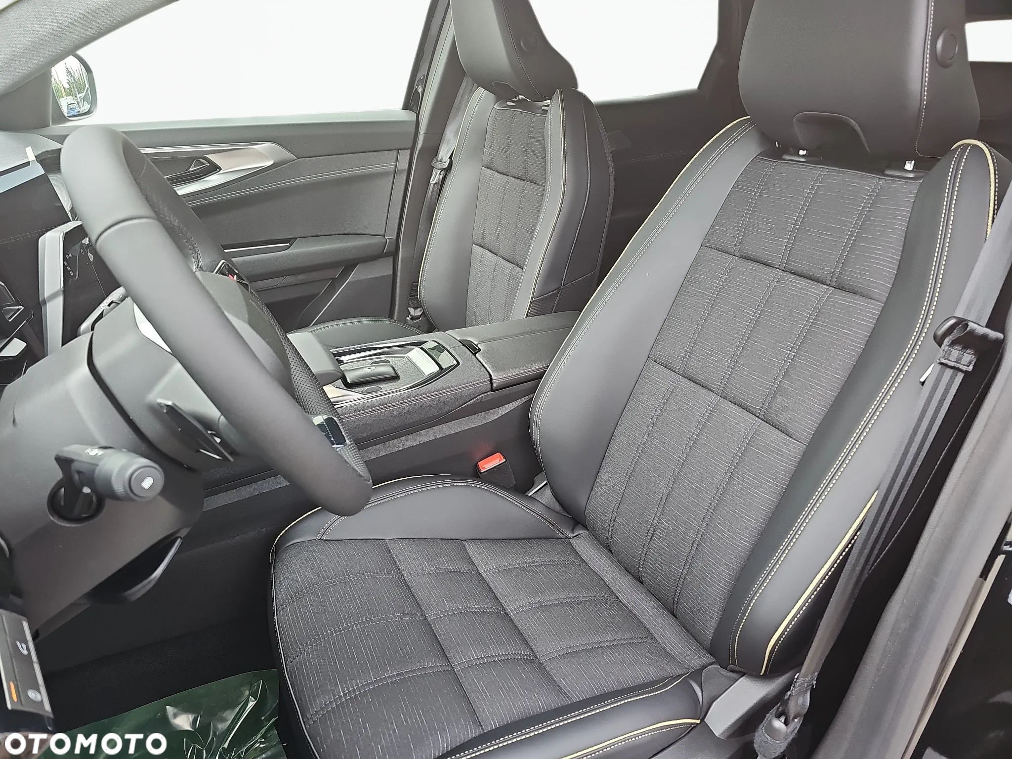 Renault Austral 1.3 TCe mHEV Iconic - 11
