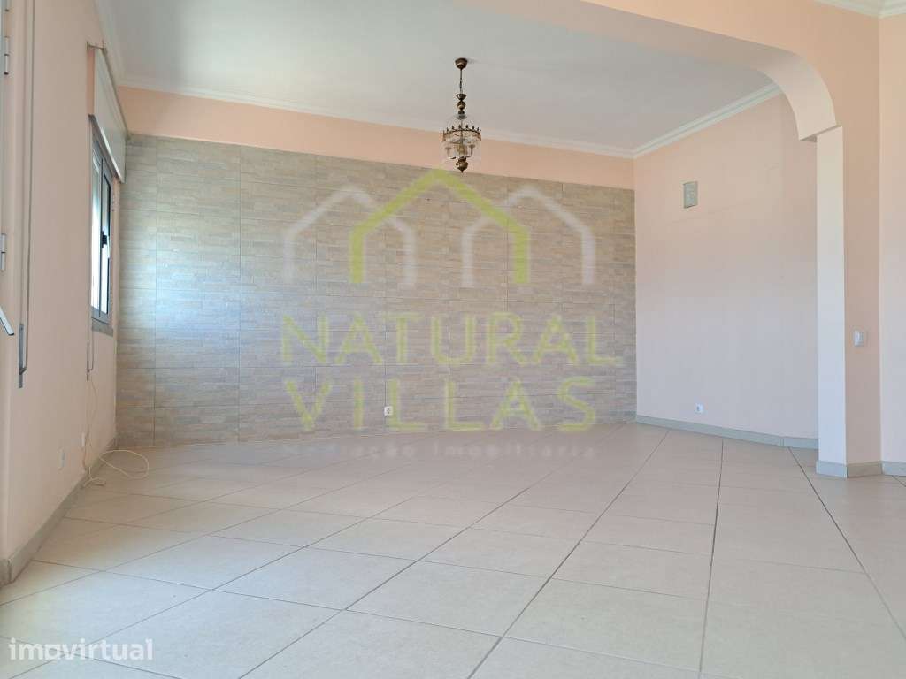 Apartamento T2 Frente Mar em Quarteira - Grande imagem: 2/15