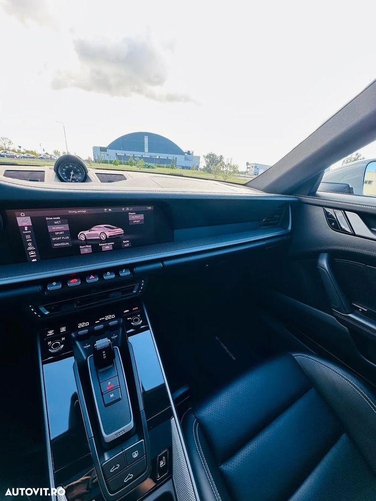 Porsche 992 - 12