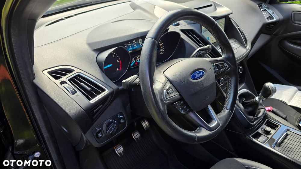 Ford Kuga 2.0 TDCi AWD ST-Line - 19