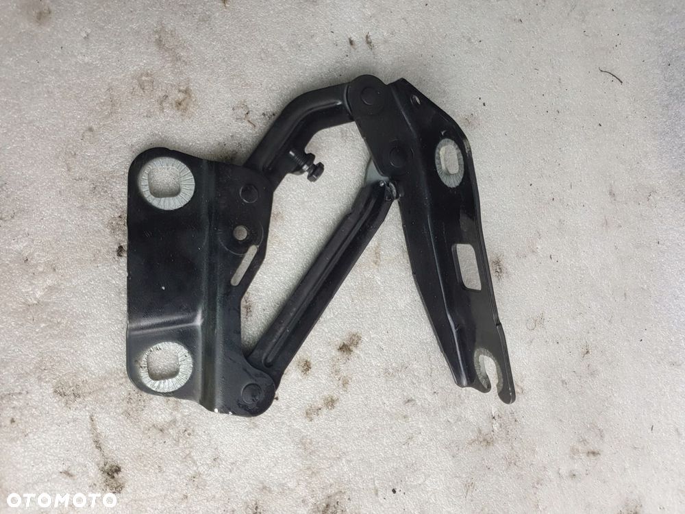 ZAWIAS MASKI LEWY MERCEDES W251 A2518800228 - 2