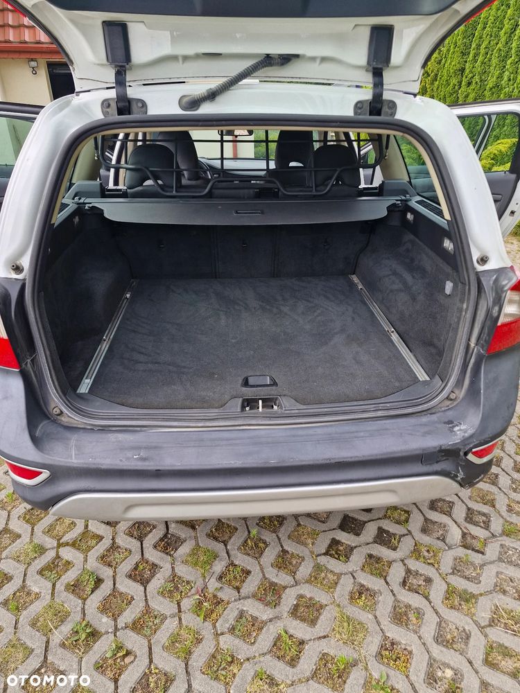Volvo XC 70 D5 AWD Kinetic - 8