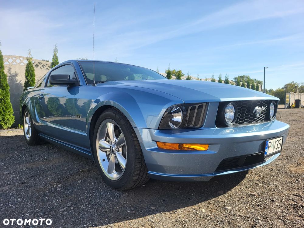 Ford Mustang 4.6 V8 GT Premium - 2
