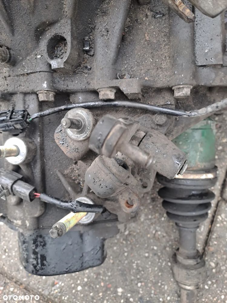 Mazda 6  1.8 16V silnik kompletny kod L8 - 13