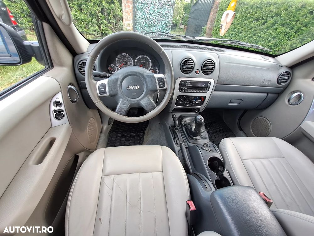Jeep Cherokee - 11