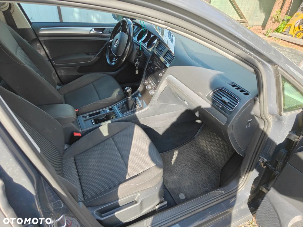 Volkswagen Golf 1.0 TSI BMT Comfortline - 8