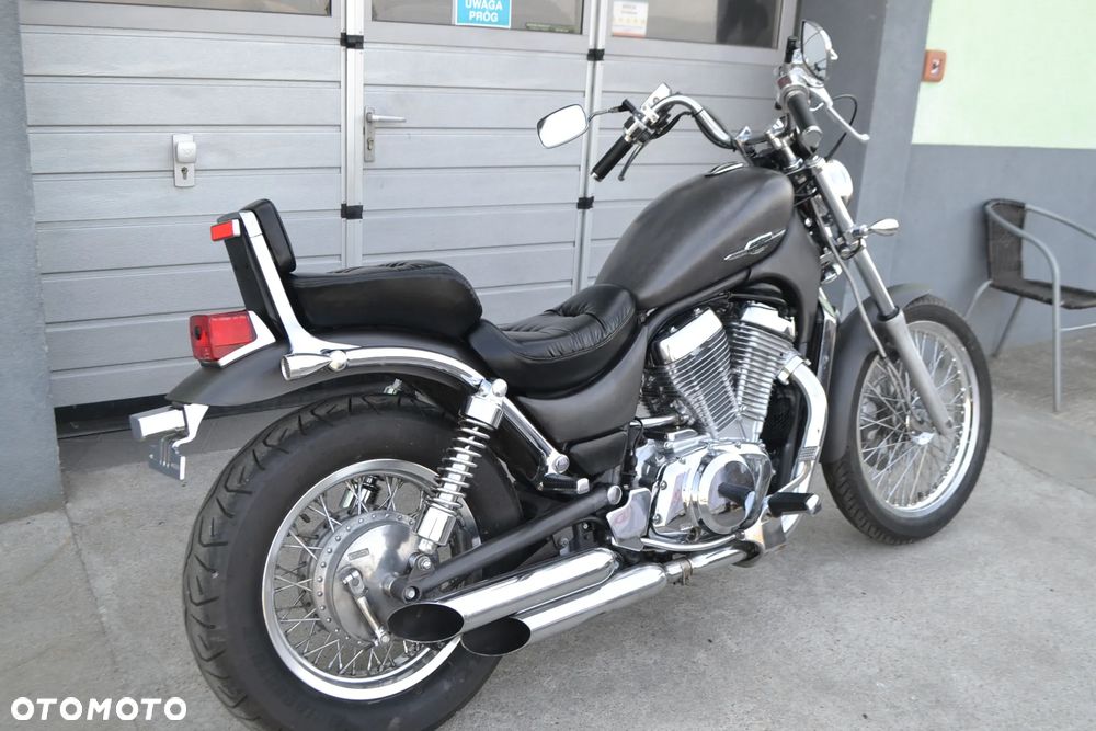 Suzuki Intruder - 11