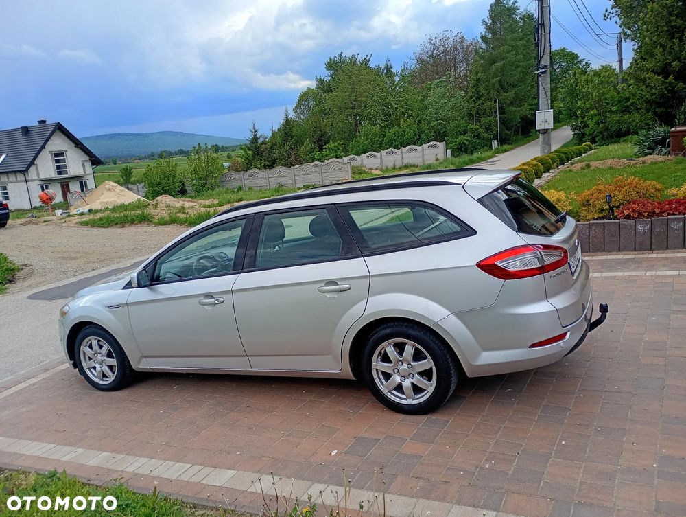 Ford Mondeo 2.0 TDCi ECOnetic Ambiente - 2