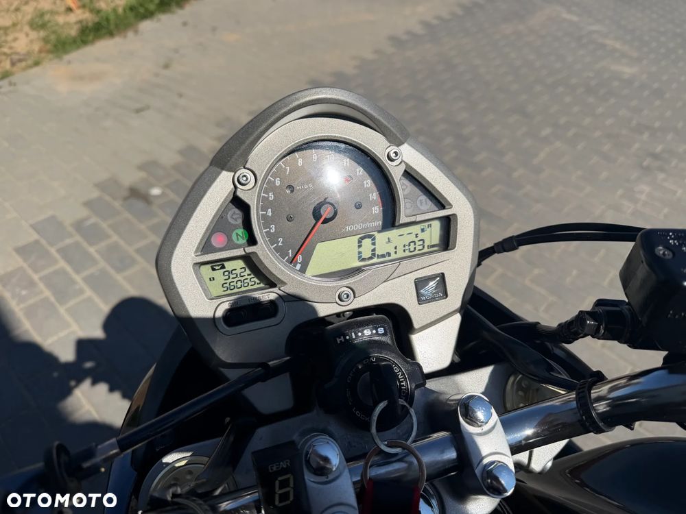 Honda Hornet - 25