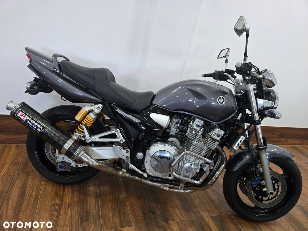 Yamaha XJR - 2