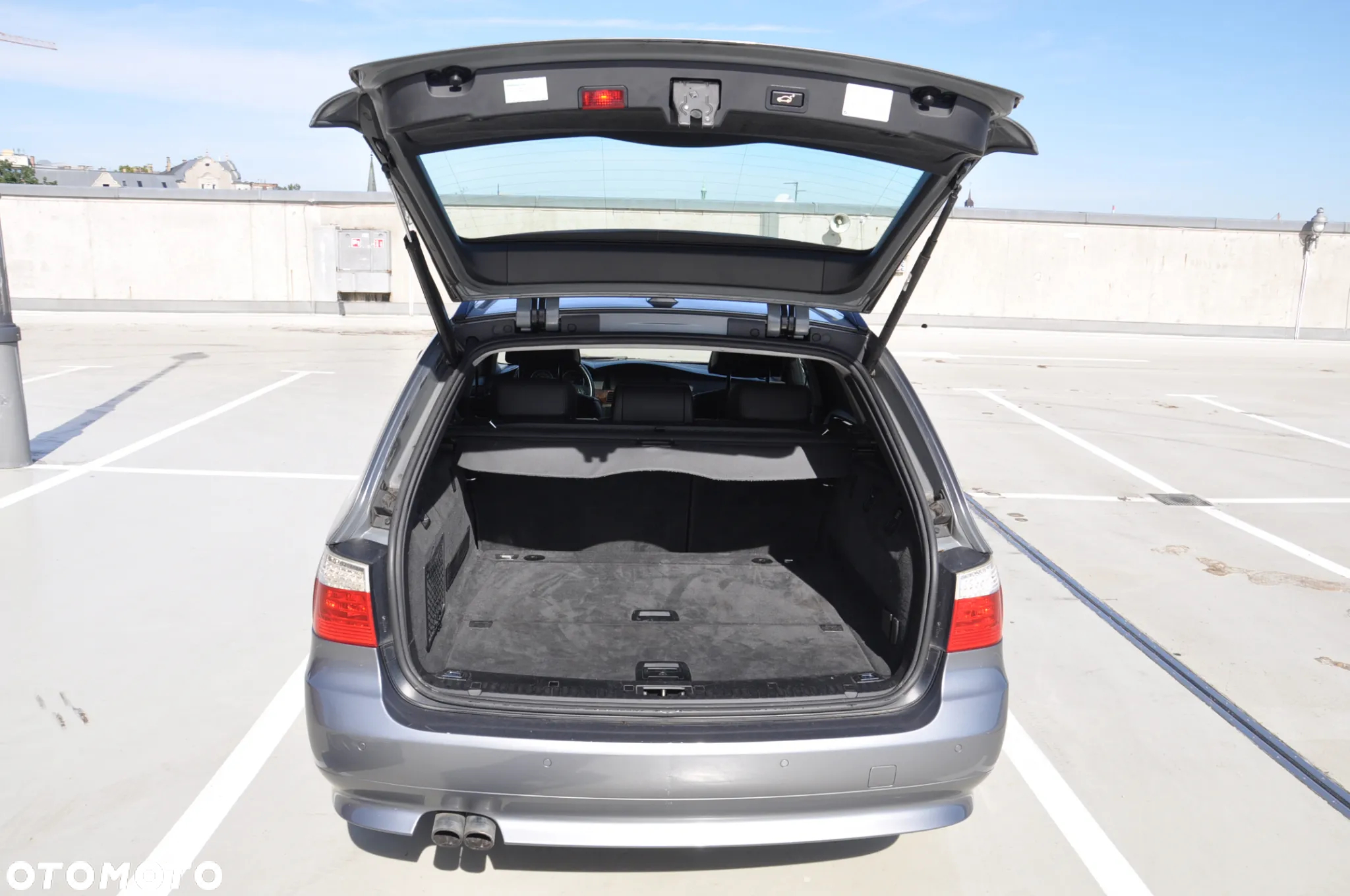 BMW Seria 5 530xi Touring - 18