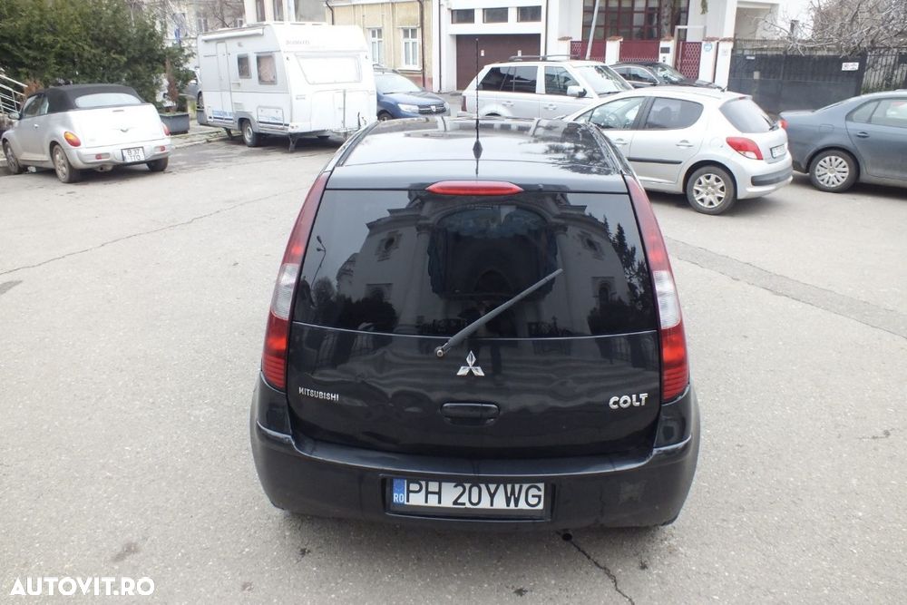 Mitsubishi Colt - 4