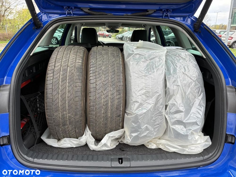 Skoda Octavia 2.0 TDI Selection DSG - 30