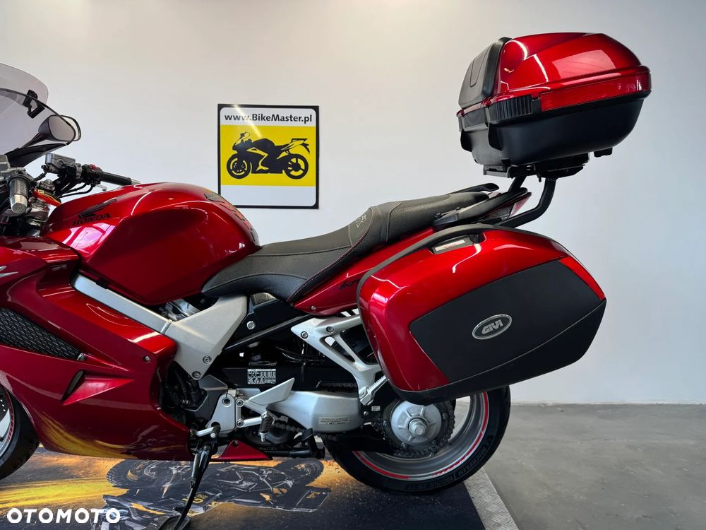 Honda VFR - 28