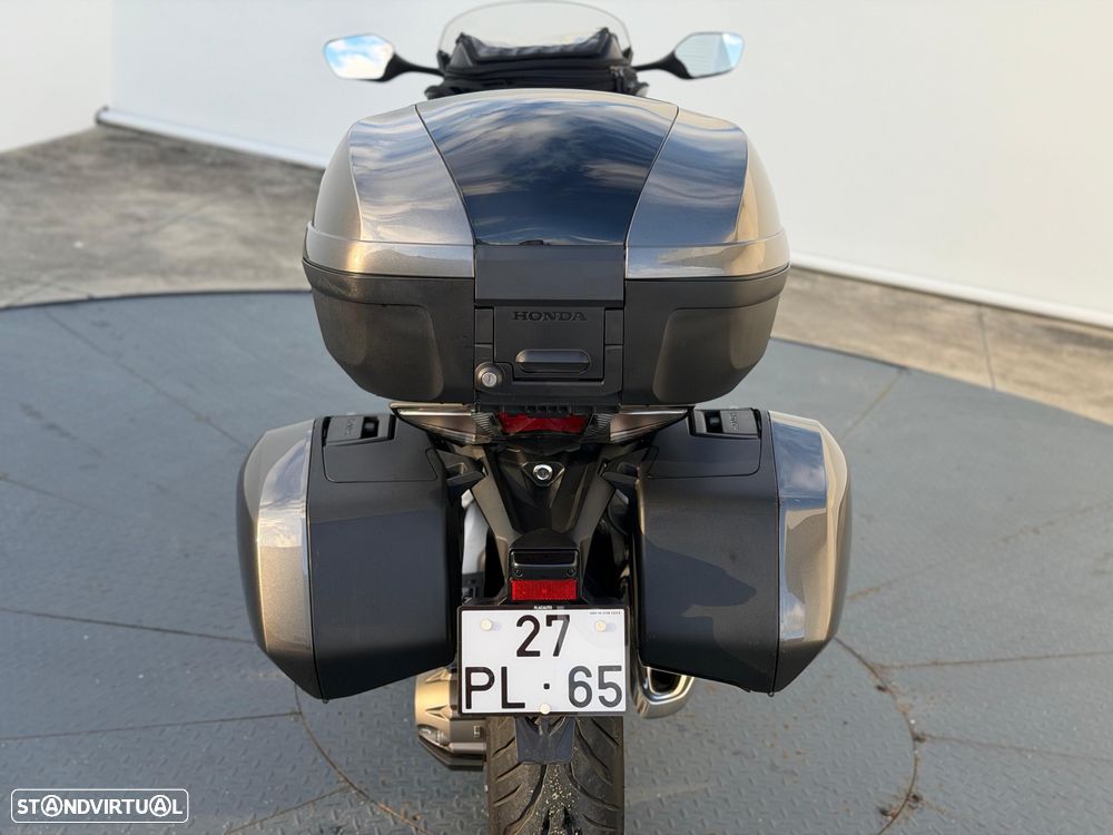 Honda VFR 1200 F - 10