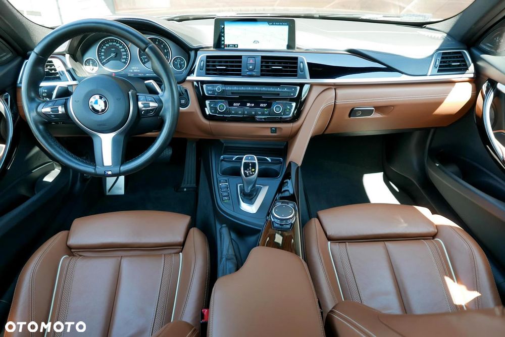 BMW Seria 3 330i M Sport - 31
