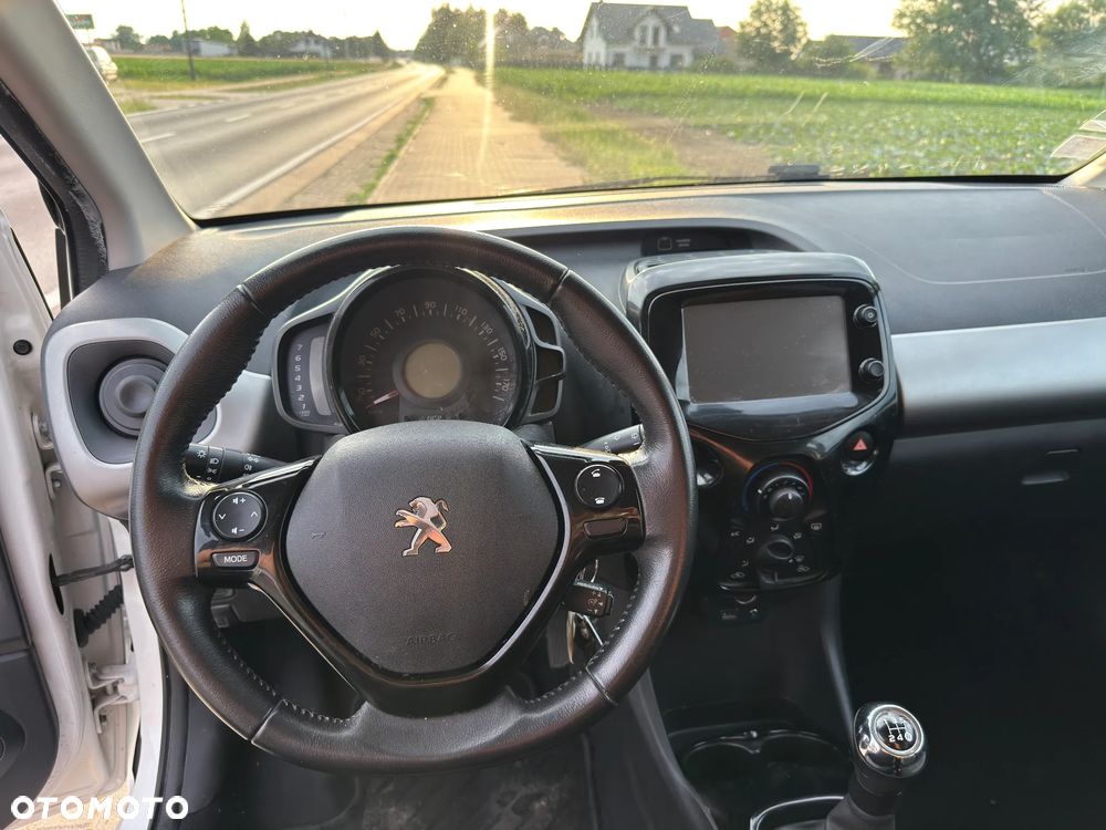 Peugeot 108 PureTech 82 Allure - 11