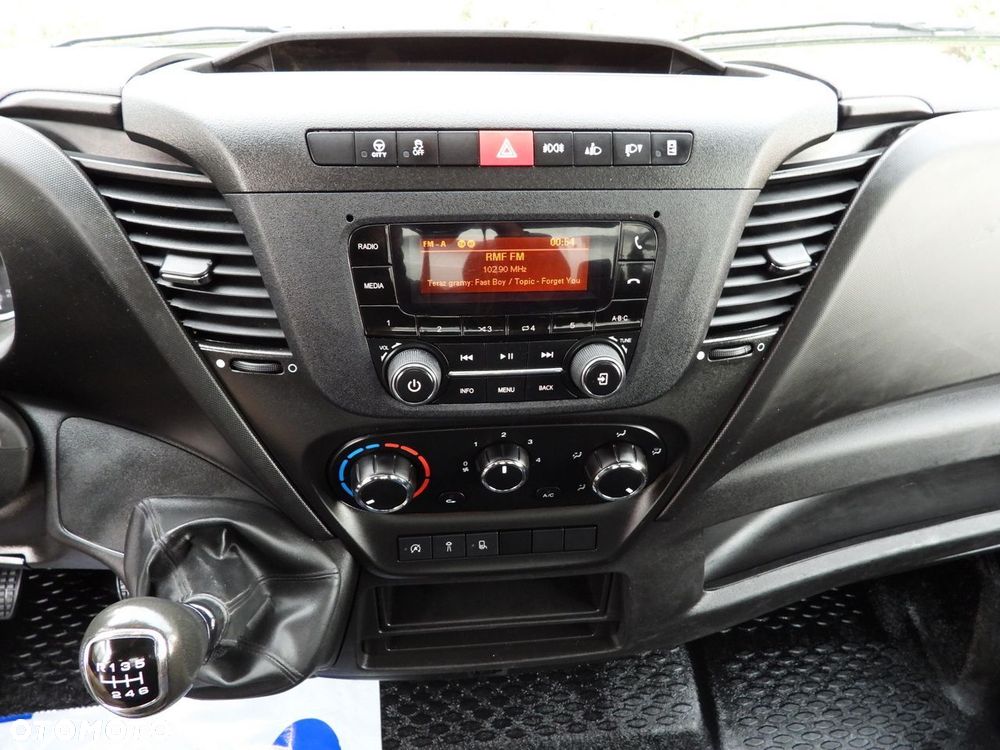 Iveco DAILY 35C14 WYWROTKA TEMPOMAT BLIŹNIACZE KOŁA KLIMATYZACJA  140KM - 34