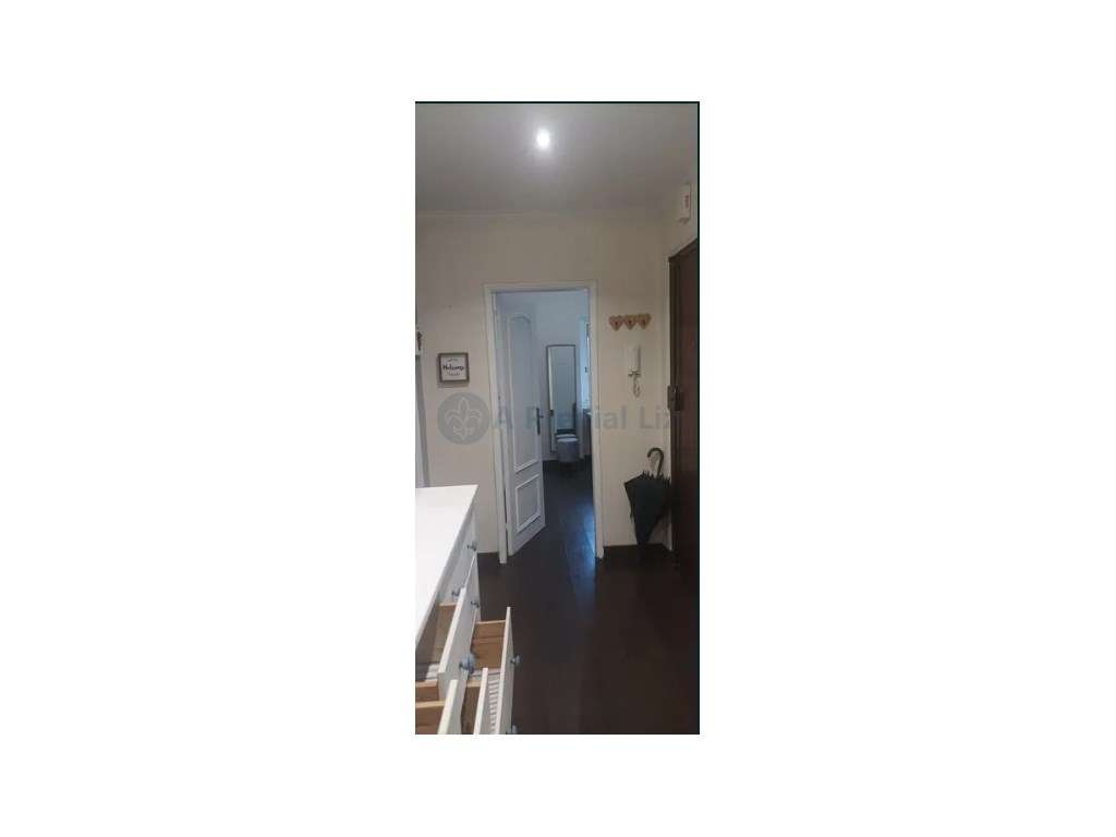 T2 Remodelado | Luminoso e Bem Localizado - Amadora Venteira - Grande imagem: 2/11