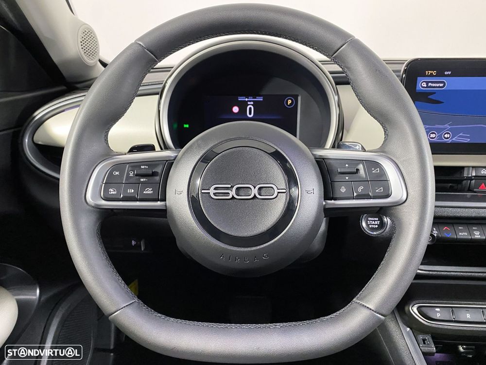 Fiat 600 HYBRID 125 Anos Edition - 11