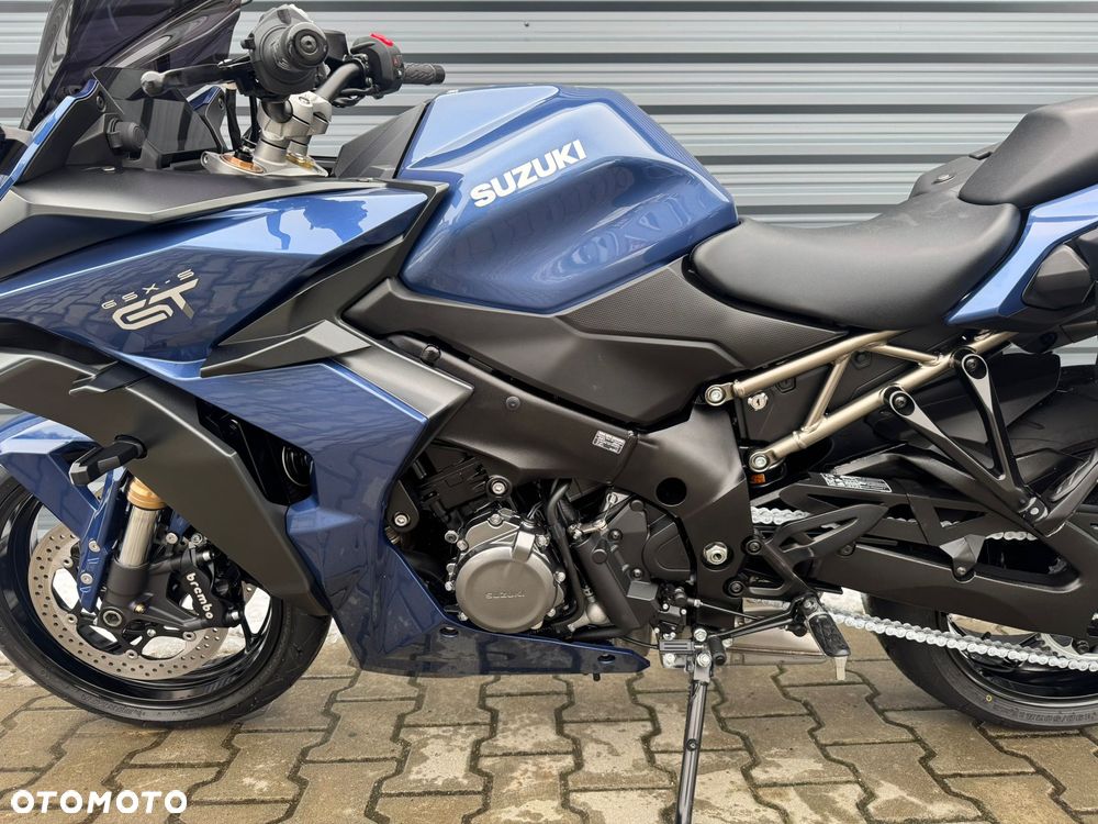 Suzuki GSX - 15