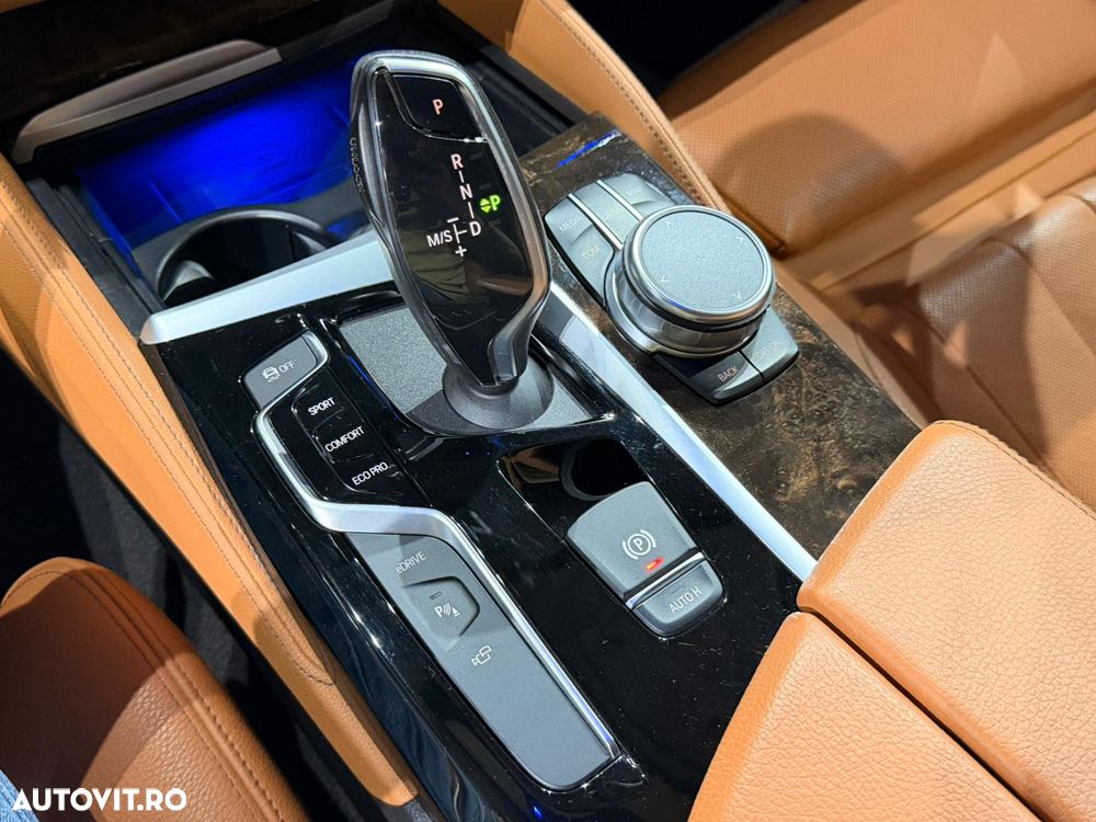 BMW Seria 5 530e Aut. Luxury Line - 30