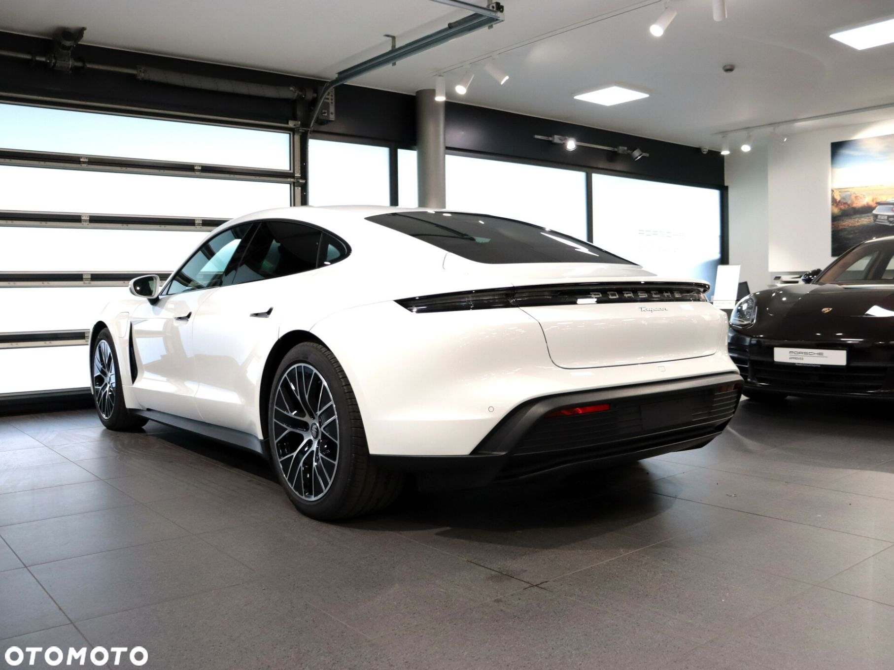 Porsche Taycan Performance Plus - 3