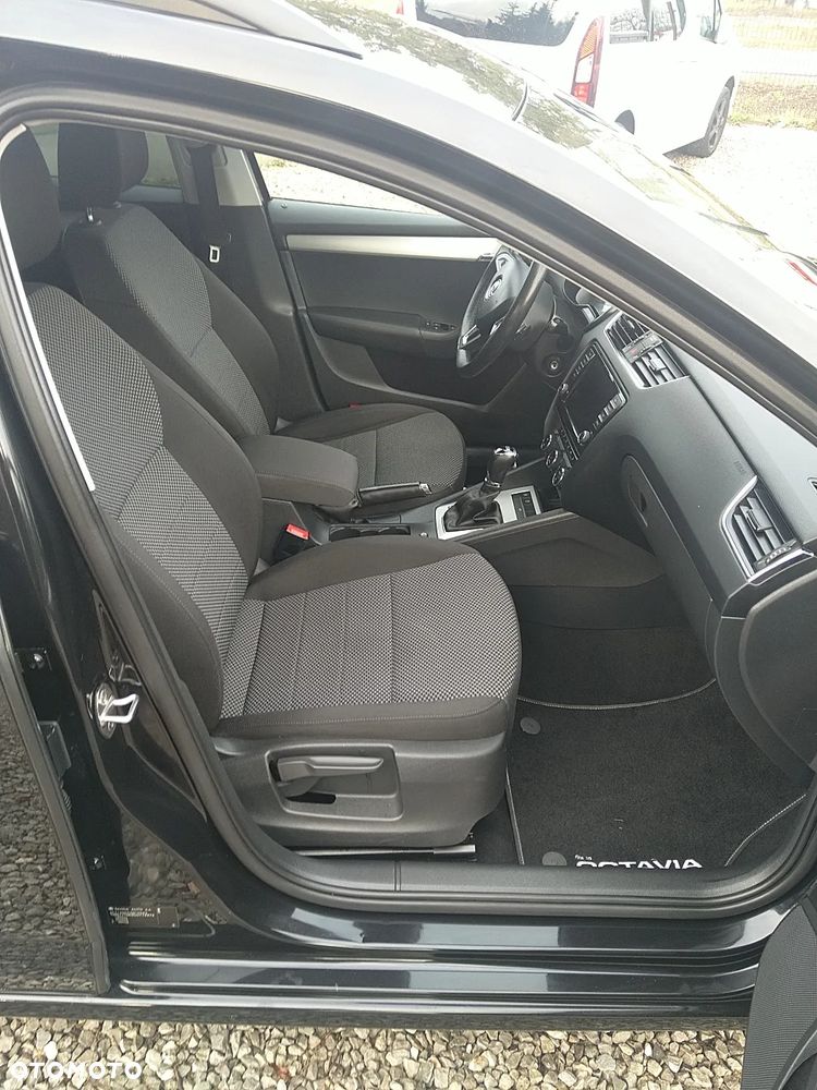 Skoda Octavia 2.0 TDI Edition DSG - 27