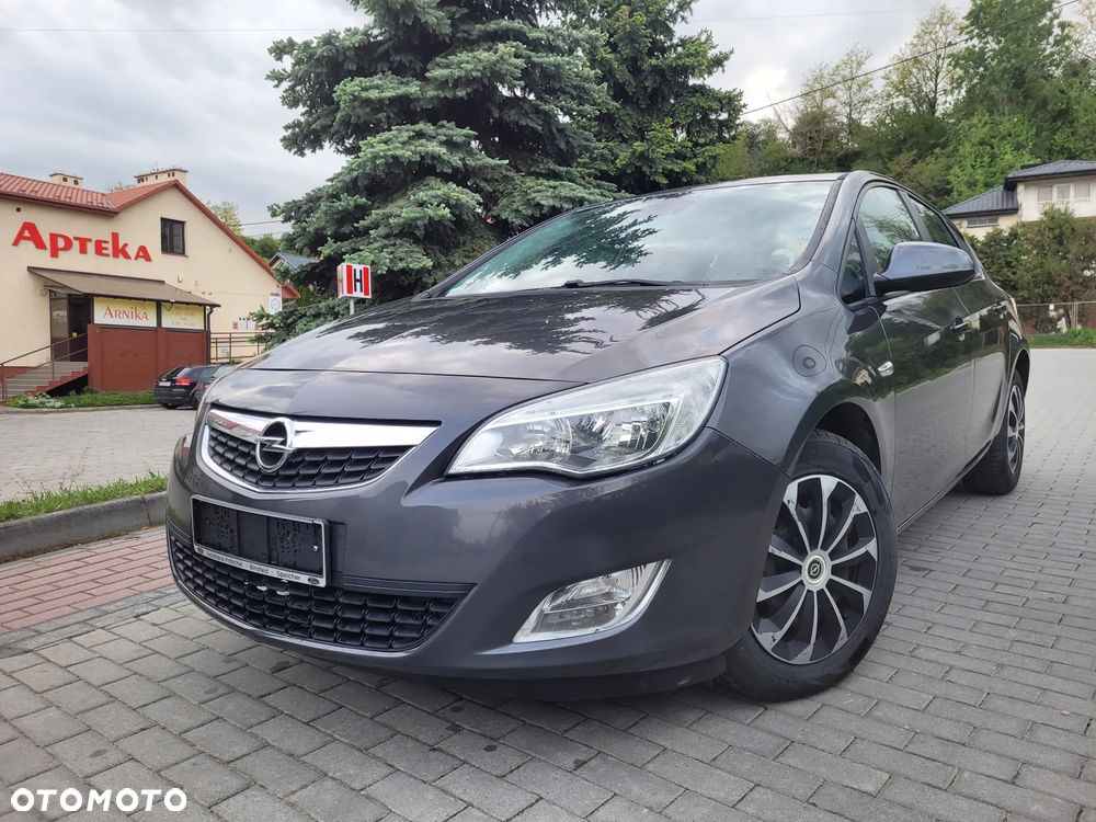 Opel Astra 1.6 Innovation - 22