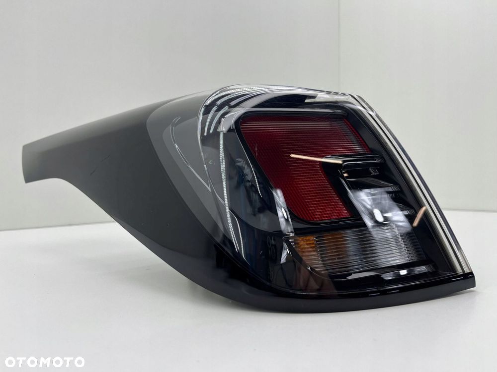 OPEL CROSSLAND X LEWA LAMPA TYŁ W BŁOTNIK 39235951 - 1