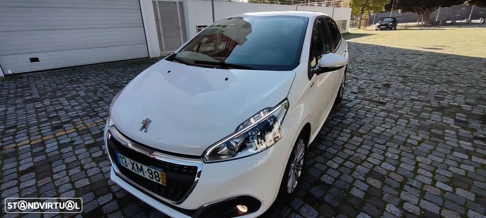 Peugeot 208 1.2 PureTech Signature - 27