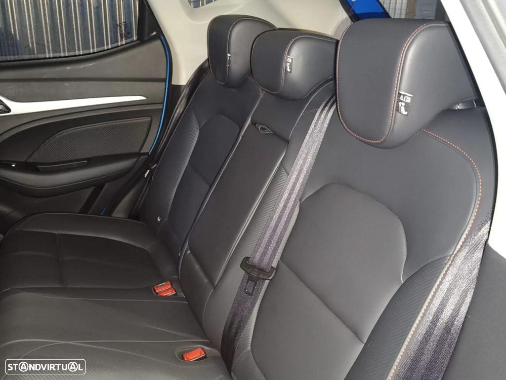 MG ZS EV 72.6 kWh Luxury - 28