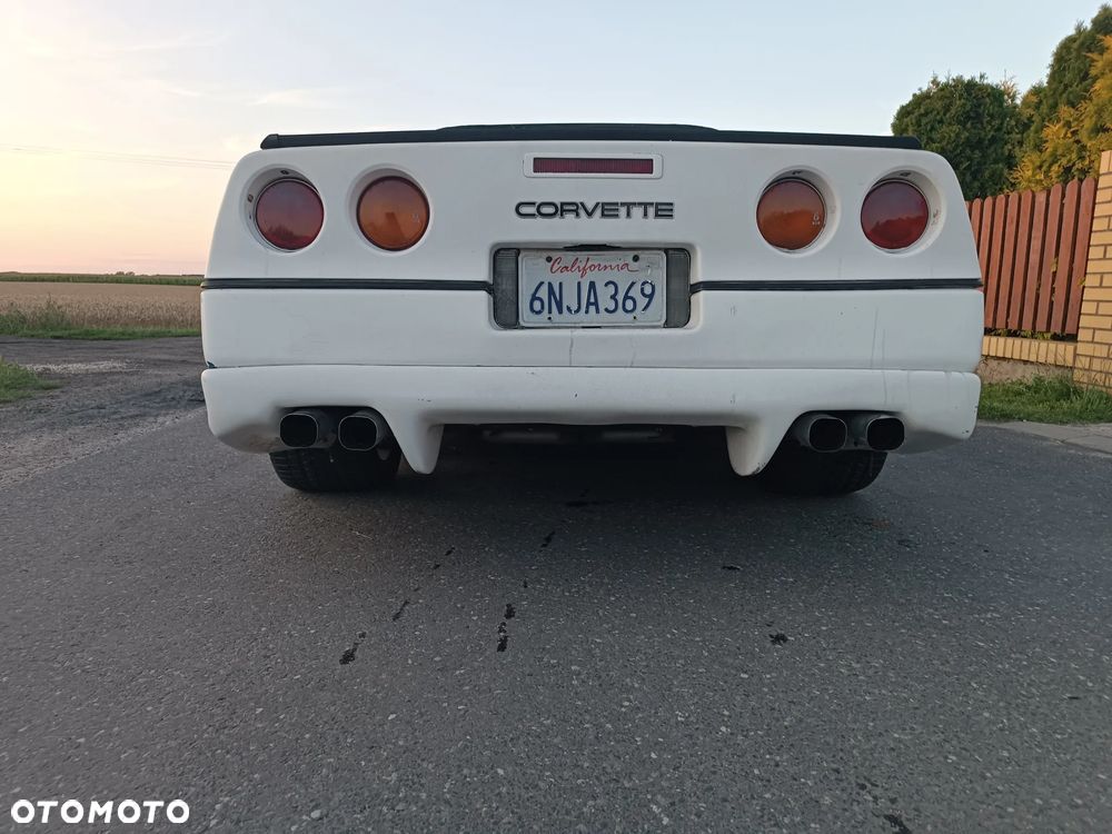 Chevrolet Corvette - 9