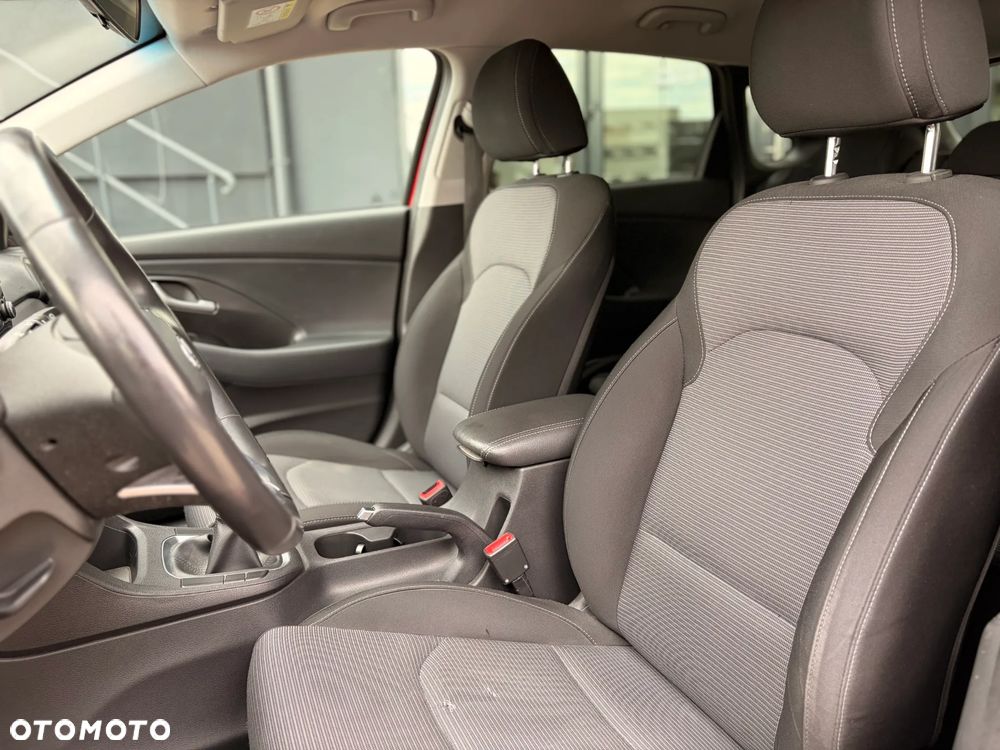 Hyundai i30 1.4 Comfort - 21